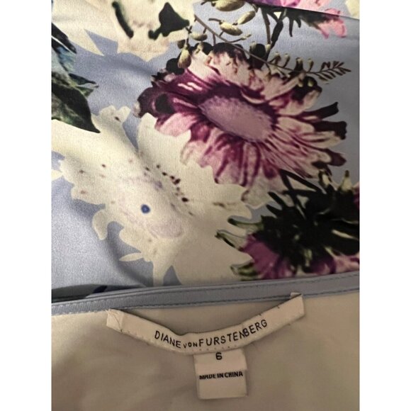 DVF Diane Von Furstenberg Wrap Dress 6 Small Blue Floral SILK Career Church - Picture 9 of 12